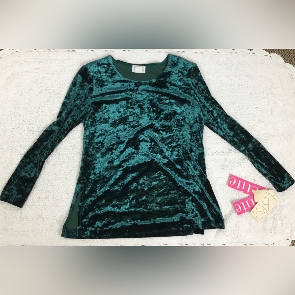 ⭐️SALE⭐️Hunter Green Crushed Velvet NWT Long Sleeves Top size 12 Vintage
